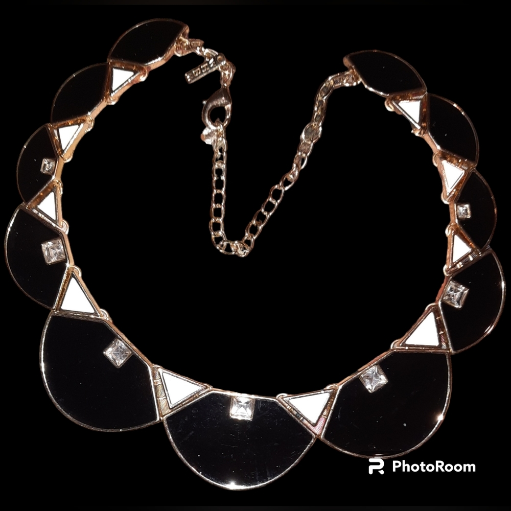 White house black market statement bold chunky necklace EUC